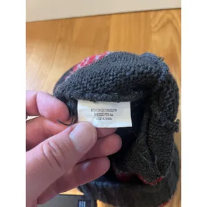 Winter Knit Hat Cap Fitted One Size Gray Red Pattern Acrylic Blend Warm Beanie Black thumbnail 3