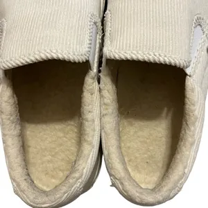 J Crew Woman's Ivory Corduroy Slip-On Sneakers with Sherpa Lining Cozy Size 9 thumbnail 3