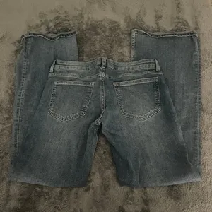 H&M Low Waist Jeans thumbnail 2