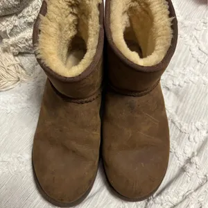 Ugg boots thumbnail 3