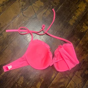 Victoria’s Secret hot pink ruffled 36C vacationcore bikini top thumbnail 2