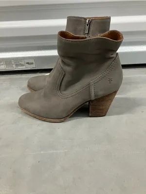 Frye Essa Bootie Size 9.5 Nubuck leather thumbnail 3