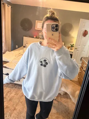 Gildan Hawaiian Sweatshirt thumbnail 1