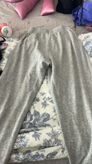 H&M sweatpants thumbnail 4