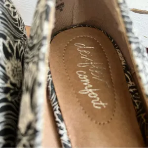 Dexflex Comfort Womens Black White Floral Cork Wedge Peep Toe Sandals Size 7W‎ thumbnail 5