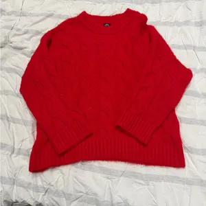 Urban Outfitters lofty Red Cable Knit Sweater thumbnail 3