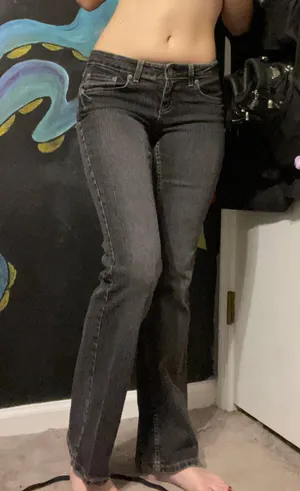 No Boundaries low rise mom jeans thumbnail 1