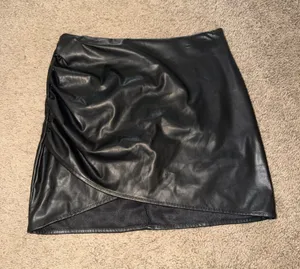 Cider Black Leather Mini Skirt thumbnail 1