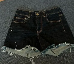 American Eagle size 4 super stretch shorts thumbnail 1