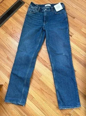 Abercrombie The ‘90s Straight Low Rise Jean thumbnail 1