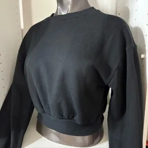 Woman’s wild fable crop top pull over sweatshirt, size medium thumbnail 1