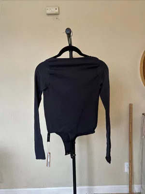 Skims ESSENTIAL LONG SLEEVE SCOOP NECK BODYSUIT Onyx Nwt Size L/XL thumbnail 5