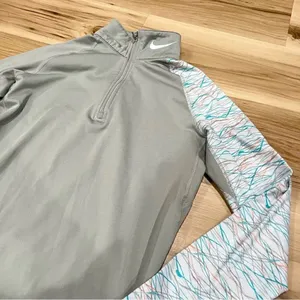 Nike Pro Combat Fitted Therma Fit 1/4 Zip Jacket Women’s Medium thumbnail 2