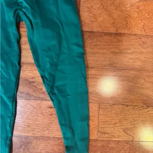 Set active Green Sports Bra and Leggings Set size XL thumbnail 2