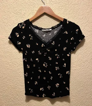 Floral Print Top With Lace thumbnail 1