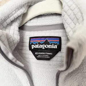Patagonia R2 Jacket in Tailored Gray thumbnail 2