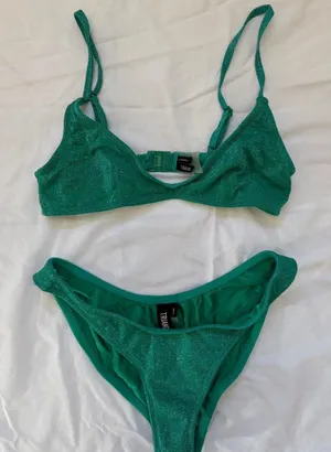 Triangl Bikini thumbnail 1
