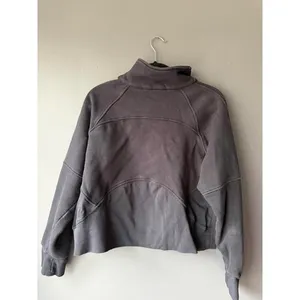 Women's Black Cropped Half thumbnail 2