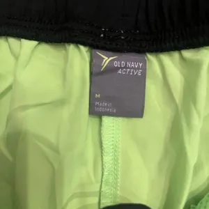 Women’s Old Navy Green Athletic Shorts thumbnail 2