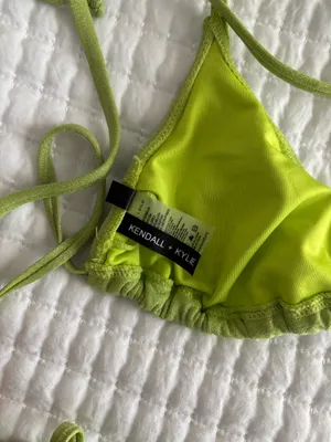 Kendall and Kylie bikini thumbnail 5