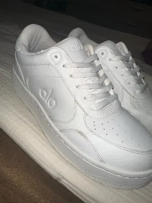 ALO Yoga White Recovery Mode Sneakers size 8.5 thumbnail 3