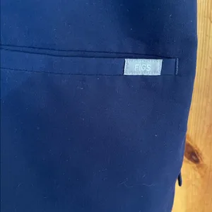 Figs Catarina one pocket scrub top women’s nurse scrubs navy blue Size XL thumbnail 5