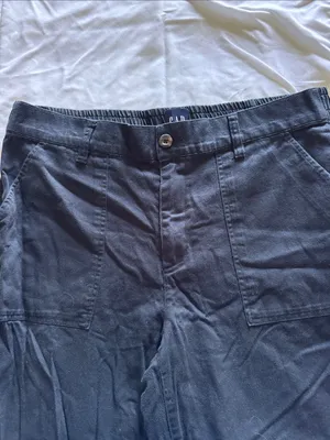 Gap Women’s Elastic Waist Black Cargo Jogger Pants thumbnail 4