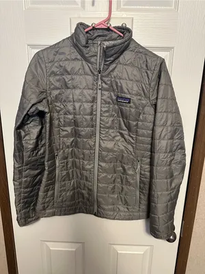 Patagonia Gray Quilted Women's Insulated Puffer Jacket thumbnail 1