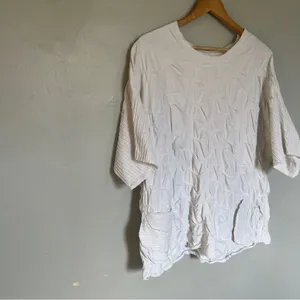 27 Aug A.M. Textured White Oversized Tunic Top – Size X-Large. ONE OF A KIND thumbnail 8