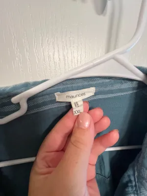 Maurices Top Women’s Long Sleeve thumbnail 3
