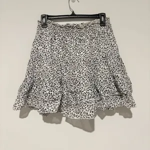 Planet Gold Ditsy Floral cotton smocked Tiered Ruffle Skirt White Black‎ medium thumbnail 2