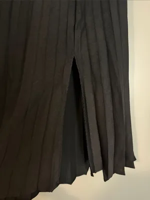 Banana Republic Black Midi Pleated Skirt thumbnail 3
