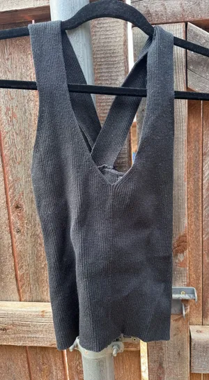 Black Crop Top Size M thumbnail 1