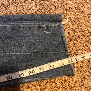 Abercrombie Fitch Mom Jeans Distressed Ripped Blue Denim‎ Size 28 Cropped thumbnail 5