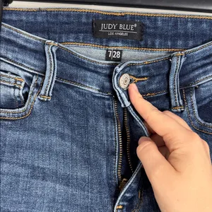 Judy Blue Skinny Fit Dark Wash Blue Stretch Denim Jeans Distressed Detais sz 28 thumbnail 6
