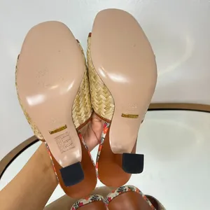 GUCCI Mabel Leather-trimmed Raffia Mules in Beige Size 8.5US / 38.5EU thumbnail 11