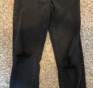 Black Ripped Skinny Jeans thumbnail 2