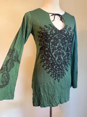Earthbound Green Mandala shirtTop Keyhole Long Sleeve Boho M whimsigoth festival thumbnail 1