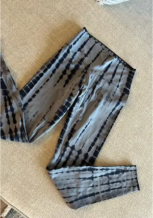 Lululemon Tie-Dye Leggings thumbnail 1