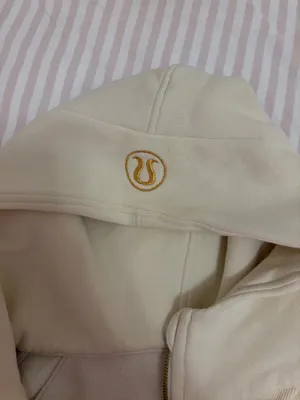 Lululemon Crème/Gold Scuba thumbnail 2
