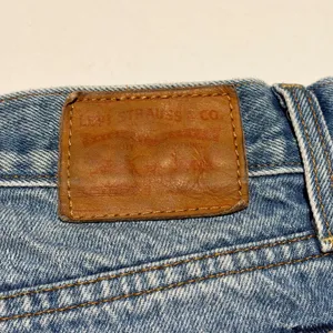 Levi's 501 Denim Shorts Womens 29 Blue Excellent White Oak Cone‎ Denim Cutoffs thumbnail 4