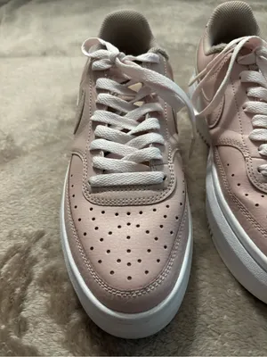Nike Sneakers Women’s Size 9 Pink Low-Top Sneakers thumbnail 5