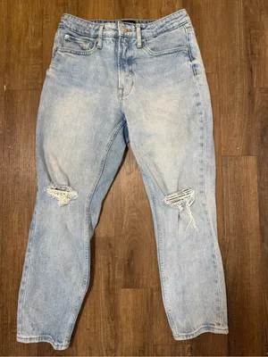 Distressed Light Blue Boyfriend Jeans for Women - Relaxed Mid-Rise thumbnail 2