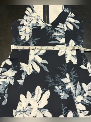 Abercrombie & Fitch Navy and White Floral Mini Dress size XS thumbnail 11