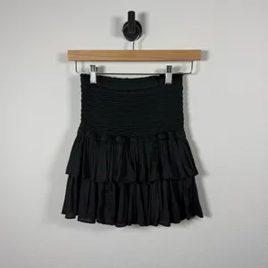 Reset by Jane Women’s Silky Amore Smocked Ruffle Mini Skirt Black S thumbnail 2