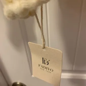 Fadivo Ivory NWT Open Knit Cardigan with Crochet Pop-Up Flowers Size OS thumbnail 2
