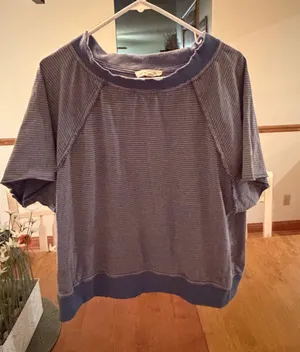 Doe & Rae Blue Striped Short Sleeve Sweatshirt Raw Edge Pullover thumbnail 1