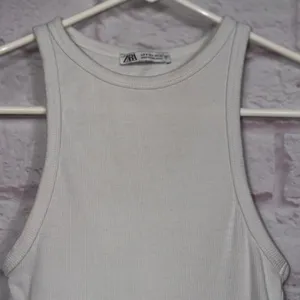 Zara Women's Small Ribbed Tank Top thumbnail 2