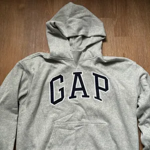 GAP Light Grey & Navy Embroidered Spell out Pullover Hoodie Fleece Lined Medium thumbnail 5