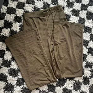 Women's Green Wide Leg Pants Size L thumbnail 2